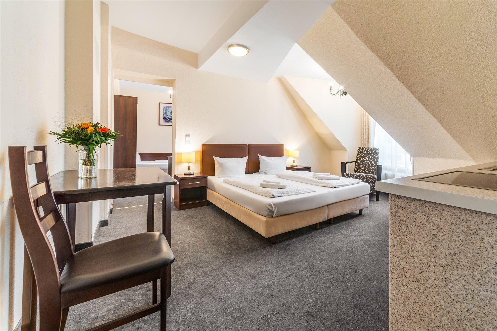 Upper Room Hotel Kurfuerstendamm Berlim Exterior foto